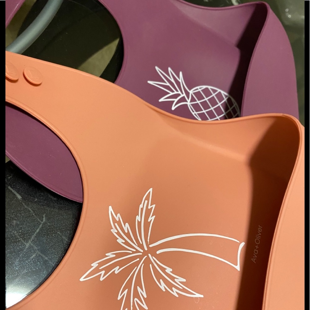 Silicone baby bibs